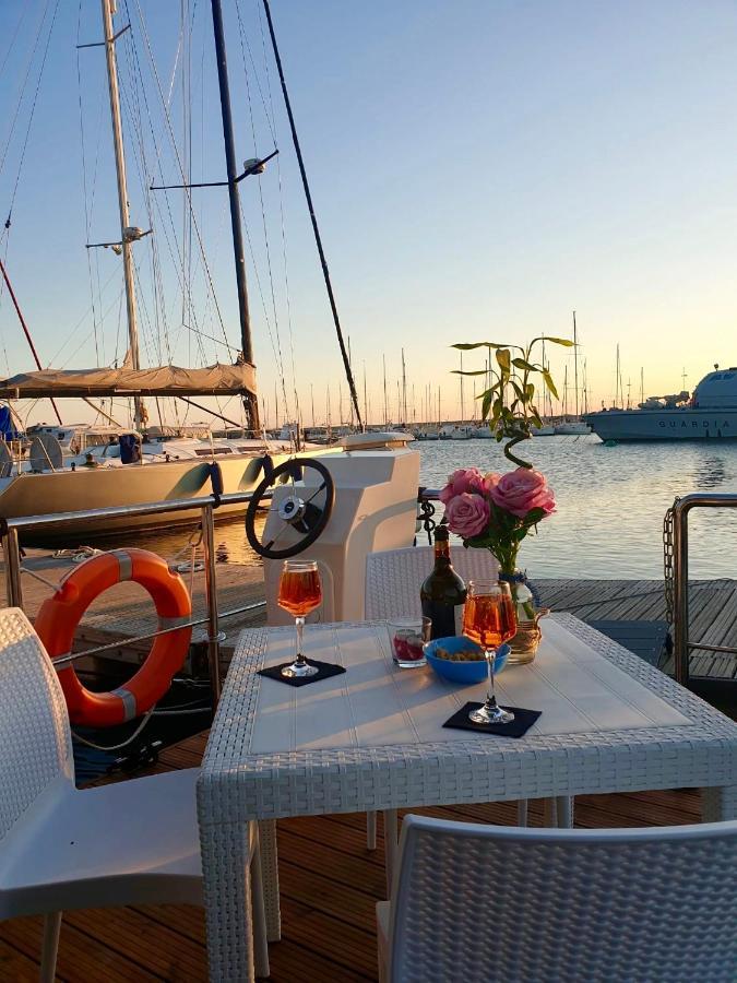 Hotel Houseboat Seabreeze Alghero Esterno foto