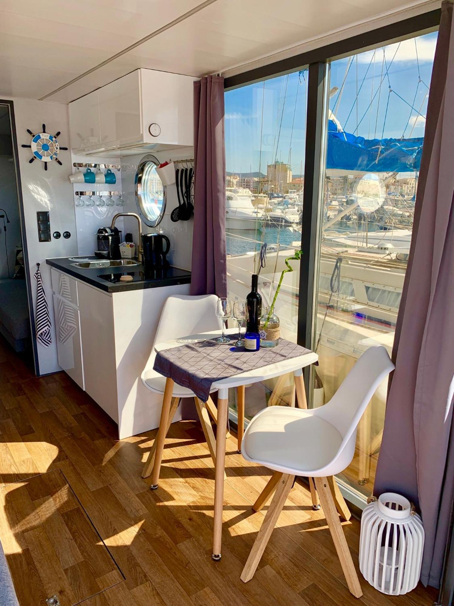 Hotel Houseboat Seabreeze Alghero Esterno foto