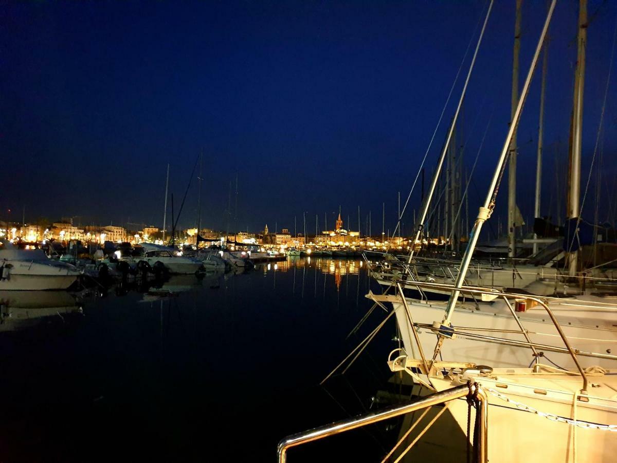 Hotel Houseboat Seabreeze Alghero Esterno foto